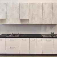 Cucina lineare NUOVA e componibile, fine serie
