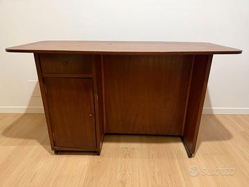 Scrivania anni '70 in stile svedese - vero legno!