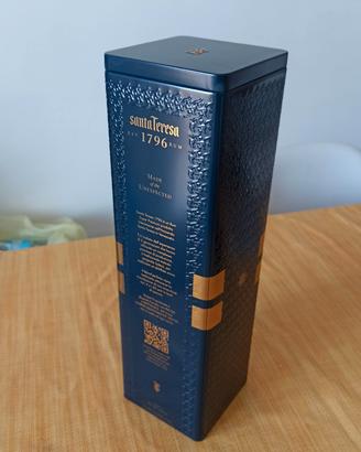 Scatola metallica Rum Santa Teresa 