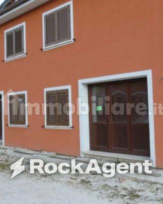 Villa di 136 m² con 4 locali a Scoppito