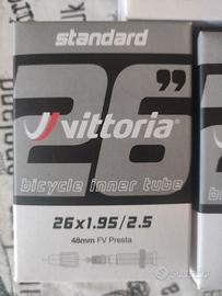 Tre camere d'aria bicicletta