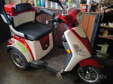 SCOOTER TRE RUOTE UFO 3 - 49 KM percorsi