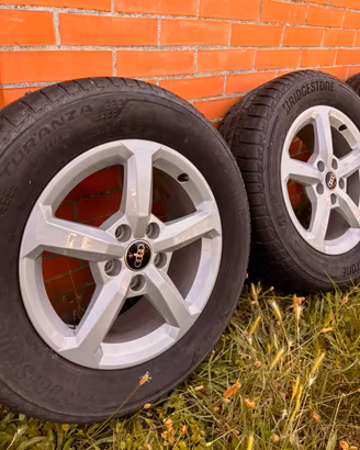 Set 4 cerchi in lega Audi e pneumatici Bridgestone
