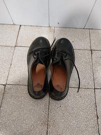 Dr Martens nere