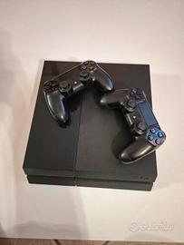 PS4 funzionante + 2 controller