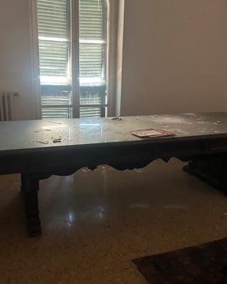 Tavolo da riunioni antico