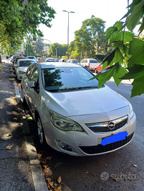 Opel ASTRA in buono stato benzina euro 5A
