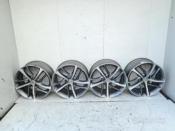 10485512 SET CERCHI IN LEGA R18 MG HS (--) 1.5 B 1
