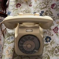 Antico telefono fisso