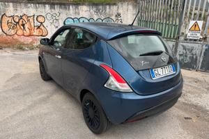 Lancia ypsilon del 2022 con 75000 km