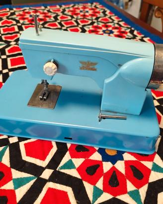 Macchina da cucire vintage 