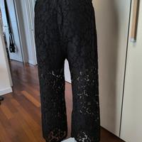 pantaloni neri con pizzo 