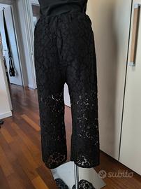 pantaloni neri con pizzo 