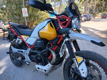 Guzzi V85TT unico proprietario Accessoriata 