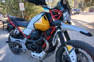 Guzzi V85TT unico proprietario Accessoriata 