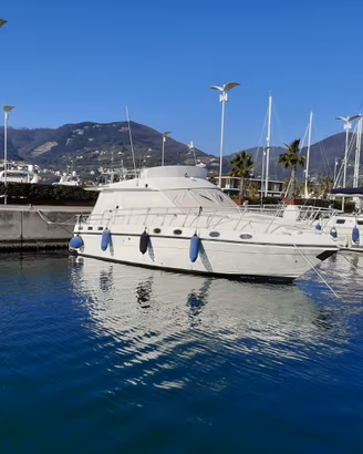 Barca 10 metri cabinata Fly