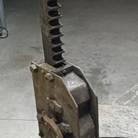 antico sollevatore a cremagliera 