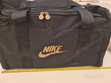 borsa NIKE da viaggio o palestra