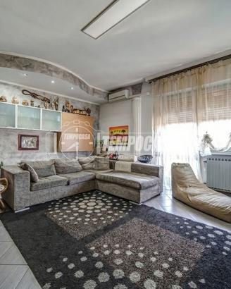 SAMARATE - QUADRILOCALE CON POSTO AUTO COPERTO