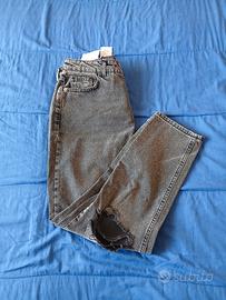 pantaloni jeans da donna strappati 