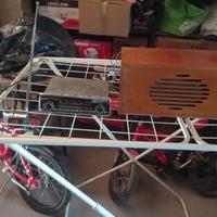 radio con cassetta e antenna artigianale