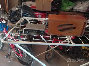 radio con cassetta e antenna artigianale