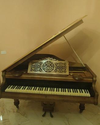 Pianoforte mezza coda