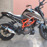 KTM Duke 125 del 2022