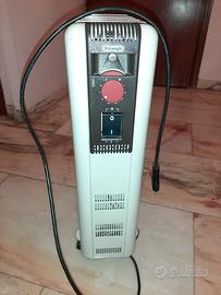 Radiatore elettrico De Longhi.