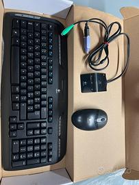 Tastiera e mouse cordless