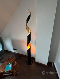 Lampada da terra design Naj Oleari