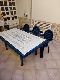 tavolo da esterno con sedie 