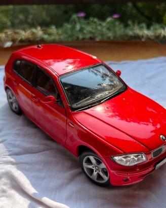 BMW Serie 1 Welly 1/18