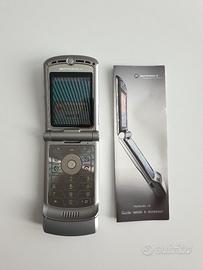 Cellulare vintage Motorola razr V3