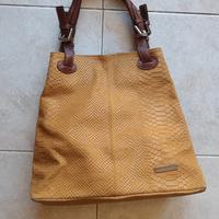 Borsa LUISA VANNI pitonata senape
Borsa 
