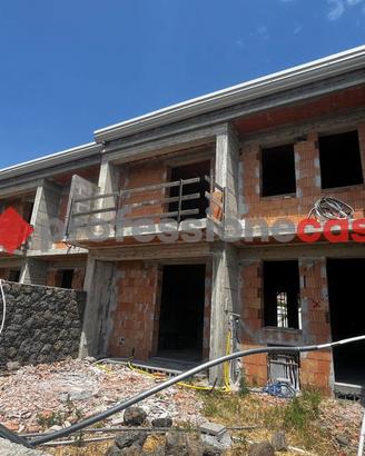 Villa a schiera Aci Sant'Antonio [V/111VRG]
