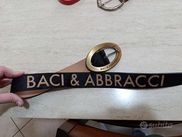 Cinta vintage baci e abbracci