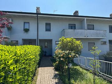 RARA VILLASCHIERA TRICAMERE CON GIARDINO