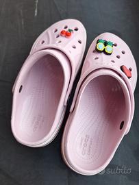 crocs per bambina rosa con charms