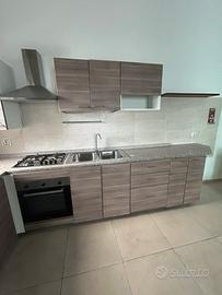 Cucina completa + blocco mobili soggiorno