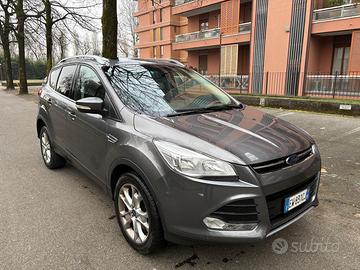 Ford Kuga 2.0 TDCI 163 CV 4WD Powershift Titanium 