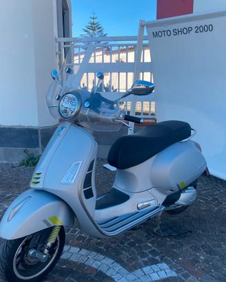 Vespa GTS 300 Super Tech - 2023 - N 174