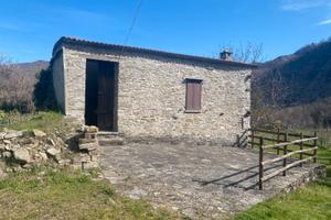 Bardi piccolo rustico con dépendance e terreno