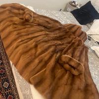 Visone color miele con cappuccio