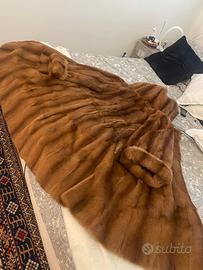 Visone color miele con cappuccio