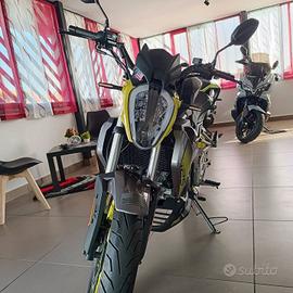 Um XTREET 125 RS 125 PRONTA CONSEGNA