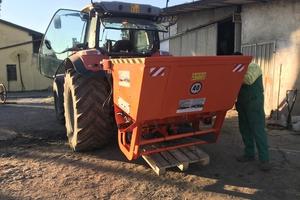 Spargisale autocaricante