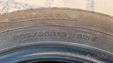 4 gomme invernali 205/60R16 92H