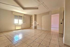 3 LOCALI A NAPOLI