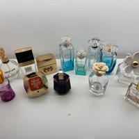 13 bottiglie Vuote di vari profumi